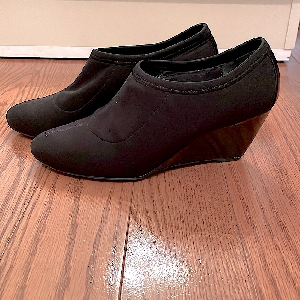 Closed Toe Black Wedges